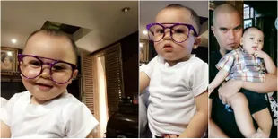Genap Berusia 1 Tahun, Baby R Anak Dhani dan Mulan Makin Ganteng!