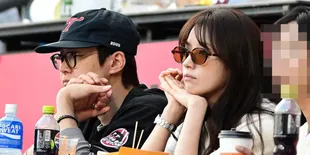 Gong Myung dan Han Hyo Joo Kepergok Nonton Baseball Bareng, Chemistry Jadi Sorotan