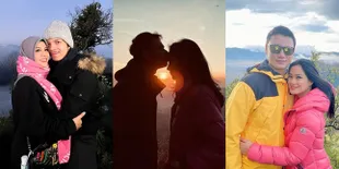 Gunung Berapi dan Matahari Terbit Jadi Saksi, 9 Pasangan Seleb Ini Pamer Kemesraan Saat Liburan ke Bromo