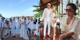 Hadiri Pernikahan Nadine - Dimas, Bunga Zainal Mesra Dengan Suami