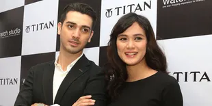 Hamil, Renata Kusmanto Tetap Cantik Dengan Baju Ini