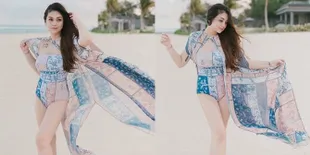 Ibu 4 Anak, Ini Deretan Potret Celine Evangelista Pakai Swimsuit Pamer Body Langsing dan Kaki Jenjang!