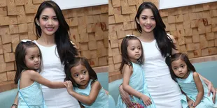 Ibu Sejati! Potret Hangat  Ririn Dwi Aryanti & Dua Putri Manisnya