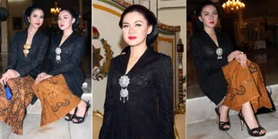 Ikuti Malam Satu Suro, Vicky Shu Cantik Kenakan Kebaya Hitam