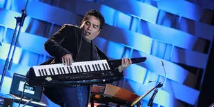Indra Lesmana Beraksi di Panggung Clear Java Jazz Festival 2014