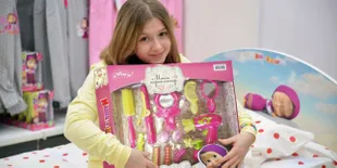 Ini Dia Sosok Cantik Pengisi Suara Masha di 'Masha & The Bear'