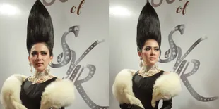 Ini Dia Tampilan Jambul Khatulistiwa di Konser Syahrini, Cetar!