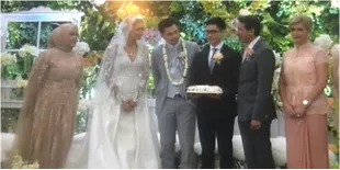 Inilah Foto-Foto Akad Nikah Nabila Syakieb, Cantik Serba Putih!