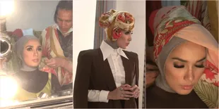 Inspirasi di Pemotretan Hijab Ussy Sulistiawaty, Cantik Banget!