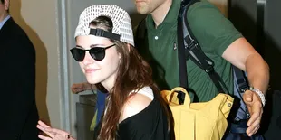 Intimnya Kristen Stewart Dengan Rekan Sesama Wanita