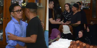 Istri Meninggal, Para Selebritis Datang Menguatkan Tukul Arwana