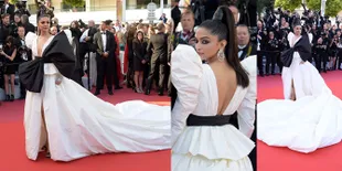 Jadi Bungkus Kado, Gaun Deepika Padukone di Cannes 2019 Stunning!