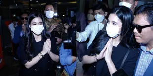 Jadi Korban Sekaligus Saksi, Ini 9 Potret DJ Una Penuhi Panggilan Mabes Polri Terkait Kasus Penipuan Robot DNA Pro - Rugi Ratusan Juta Rupiah
