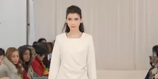 Jadi Pembuka Show, Sabrina Chairunnisa Bersinar di New York Fashion Week