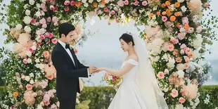 Jadi Suami-Istri, Berikut 8 Potret Romantis Kim Soo Hyun dan Kim Ji Won di Still Cuts 'QUEEN OF TEARS'