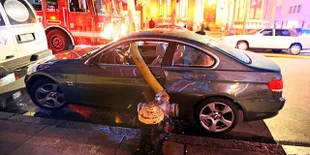 Jangan Pernah Parkir Mobil Dekat Hidran Saat Kebakaran Terjadi