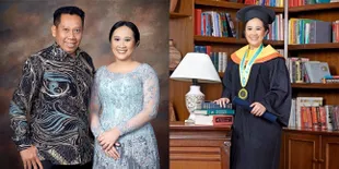 Jarang Sekali Tersorot, Ini 8 Potret Eka Novianti Anak Peremuan Tukul Arwana yang Baru Saja Wisuda - Cantiknya Kebangetan 
