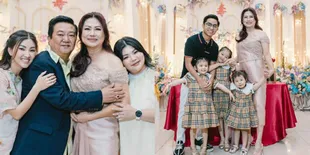 Jarang Tersorot, Ini 7 Potret Cantiknya Ibunda Sarwendah Rayakan Ulang Tahun ke-56 - Digendong Betrand Peto Sang Cucu