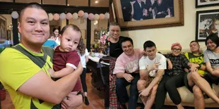 Jarang Tersorot, Ini Potret Kakak Kandung Baim Wong yang Tinggal di Amerika Serikat - Bikin Salah Fokus Mirip Kenzo