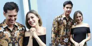 Jessica Iskandar & Richard Kyle Tampil Serasi Pakai Busana Batik