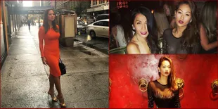 Ke New York, Indah Kalalo Seksi Pakai Dress Terawang & Ketat