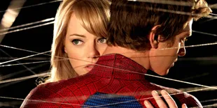 Kemesraan Peter Parker - Gwen Stacy di THE AMAZING SPIDER-MAN 2