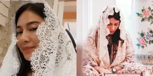Khataman Al-Quran di Bulan Ramadan, Ini Foto Dian Sastrowardoyo Memesona Pakai Kerudung