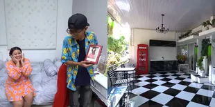 Kini Kariernya Melejit, Intip 8 Potret Sudut Rumah Boiyen yang Sederhana Tapi Punya Keunikan - Ada Foto Saat Jadi Biduan Dangdut