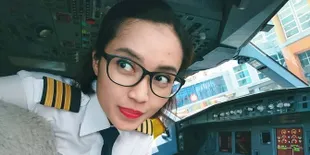 Kisah Pilot Cantik Sarah Widy, Puasa & Beribadah di Atas Pesawat