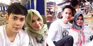 Kondisi Sang Mama Makin Memprihatinkan - Berat Badan Hanya 30 Kg, 7 Potret Kiki Farrel Bareng Ibundanya yang Sedang Berjuang Melawan Kanker