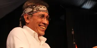 Konser Plastik Iwan Fals Bangkitkan Perasaan Penonton