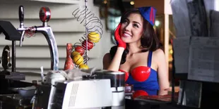 Bella Shofie dan Kostum Panggung Unik