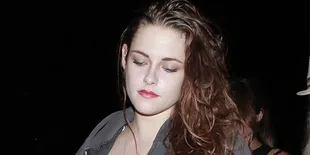 Kristen Stewart Pilih Nonton Konser Bersama Pria Lain