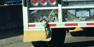 Kumpulan Foto-Foto Nggak Wajar Yang Terjadi di Jalan Raya