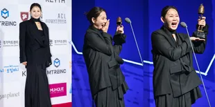 Langganan Peran Ahjumma di Drama Korea, 8 Potret Kim Sun Young Menang Penghargaan di 59th Grand Bell Awards - Menangis Bahagia Saat Terima Piala