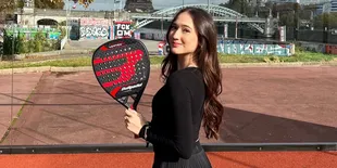 Laura Moane Main Padel, Gayanya Centil Tapi Sporty Abis