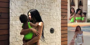Liburan Jelang Ultah Stormi, Kylie Jenner Hot Kenakan Hijau Neon