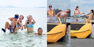Liburan Keluarga, Potret Ardi Bakrie Ajak Main ke Pantai - Nia Ramadhani dan Mikhayla Bakrie Kompak Berbikini