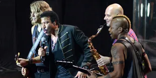 Malam Panjang Yang Menyenangkan Bersama Lionel Richie