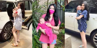 Mama Milenial, Intip 7 Potret Rica Andriani Saat Momong Anak - Gayanya Masih Kayak Gadis