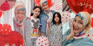 Mantan Engku Emran Ulang Tahun, Dapat Kejutan dan Rangkaian Bunga Super Besar 