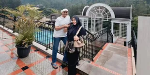 Mark Sungkar Liburan ke Bali Bareng Istri Lebih Muda 45 Tahun, Nyetir Sendiri Ribuan Kilometer