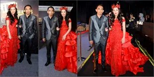 Merah Mewah! Bella Shofie Gandeng Mesra Suryono di Silet Award