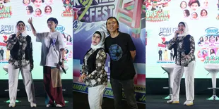 Meriah! 10 Potret Elvy Sukaesih Nyanyikan Sepenggal Lagu 'Gula-Gula' di Hadapan Musisi Lintas Genre