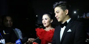 Perdana Muncul di TV, Chelsea Olivia - Glenn Cerita Tidur Bareng?