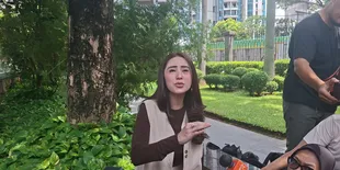 Minta Akun Palsu Dinonaktifkan, Dewi Perssik: Duitnya Ambil Aja