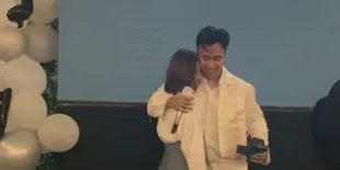 Momen Kenangan Vidi Aldiano Waktu Lamar Sheila Dara, Romantis Sekaligus Penuh Tawa