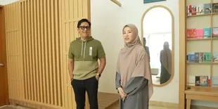 Momen Natasha Rizky Ambilkan Sepiring Nasi Buat Andre Taulany, Jadi Ramai Dijodoh-jodohkan