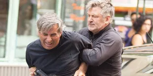 Moment Alec Baldwin Bertarung Sengit Dengan Paparazzi