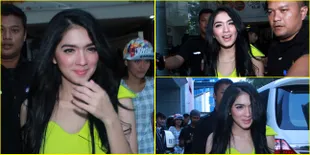 Muncul Perdana Usai Kasus Ciuman, Angel Karamoy Tebar Senyuman